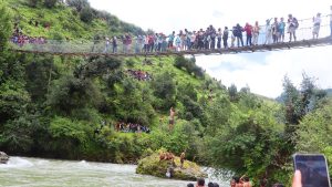 अनौठो प्रचलनः नदीमा हाम फाल्दै गरिन्छ ‘नांखा पूजा’